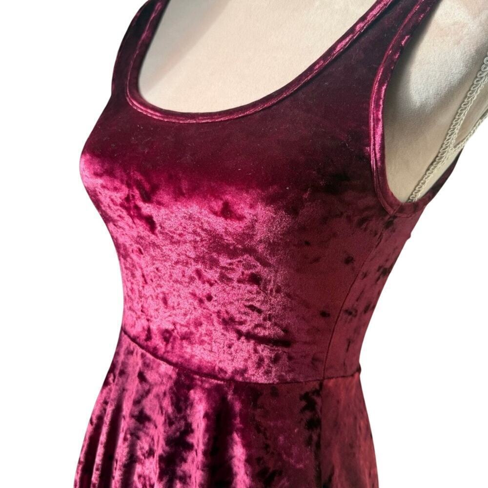 TOPSHOP | Crushed Velvet Skater Mini Sleeveless Dress Burgundy Whimsigoth Size 2 - Picture 2 of 7